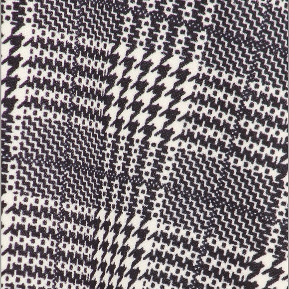 Houndstooth Plaid High Waisted Skirt - Picture 4 of 4